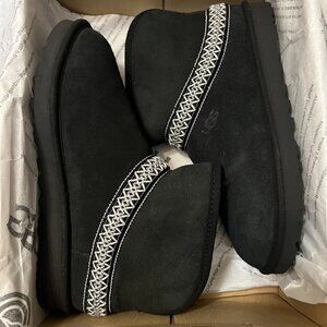 NEW UGG Classic Short Crescent Bootie - US 7 / Black